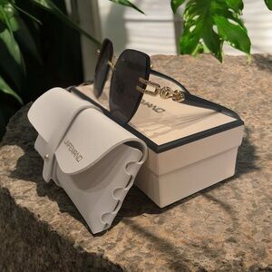 NWT Black Framless Sunglasses